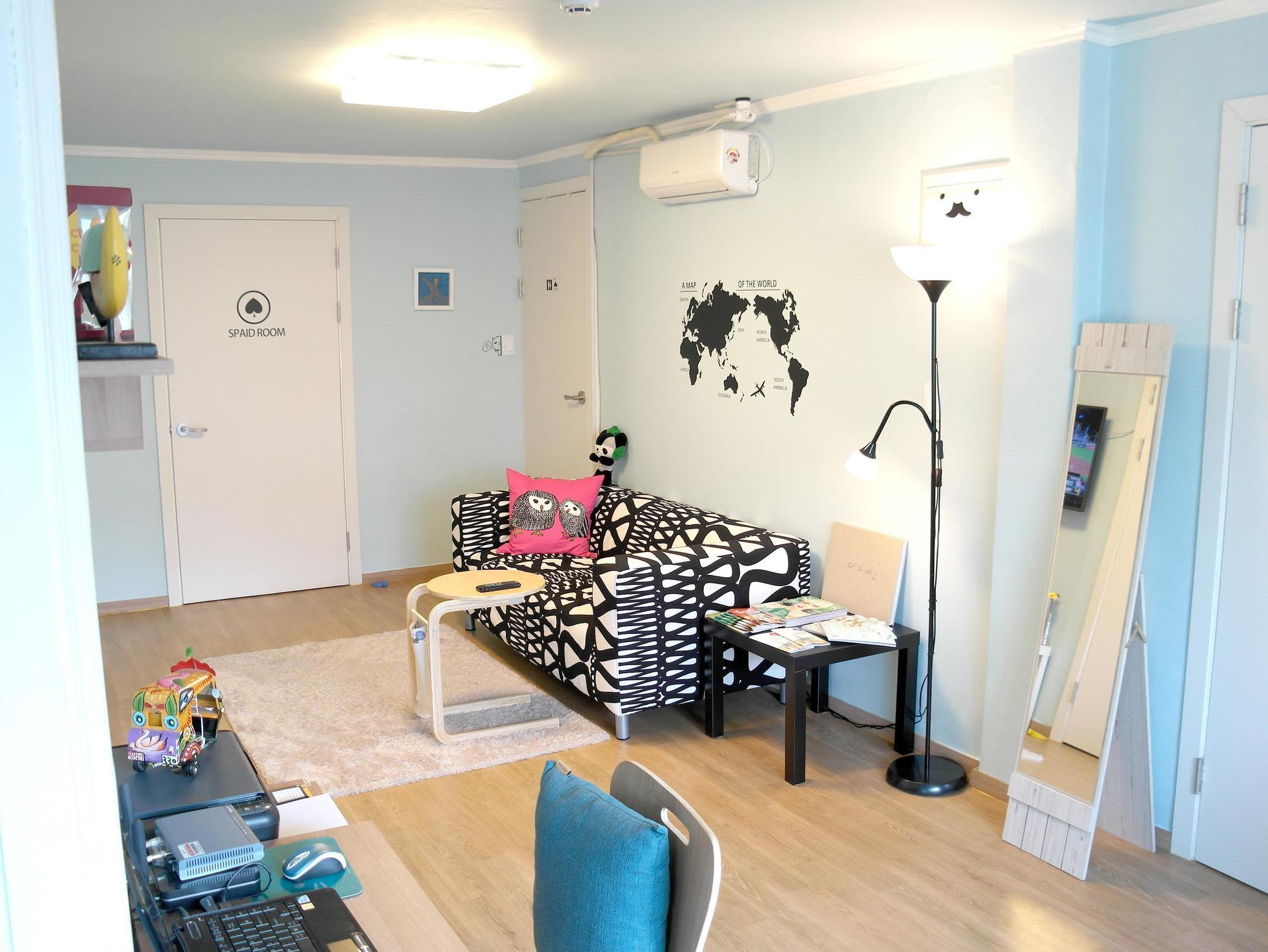 Triangel Guesthouse Сеул Экстерьер фото