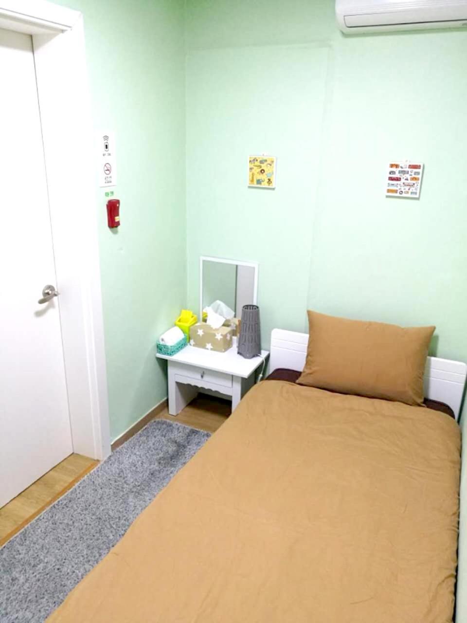 Triangel Guesthouse Сеул Экстерьер фото