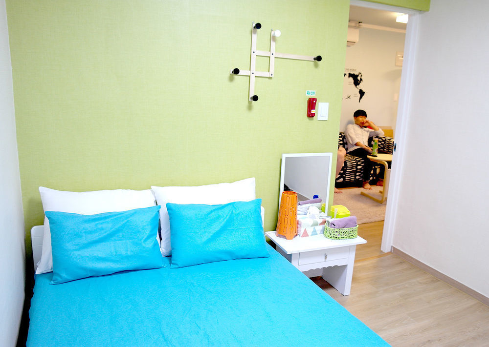 Triangel Guesthouse Сеул Экстерьер фото