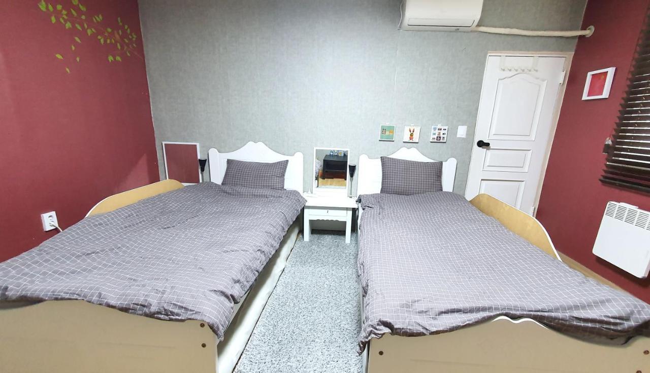 Triangel Guesthouse Сеул Экстерьер фото