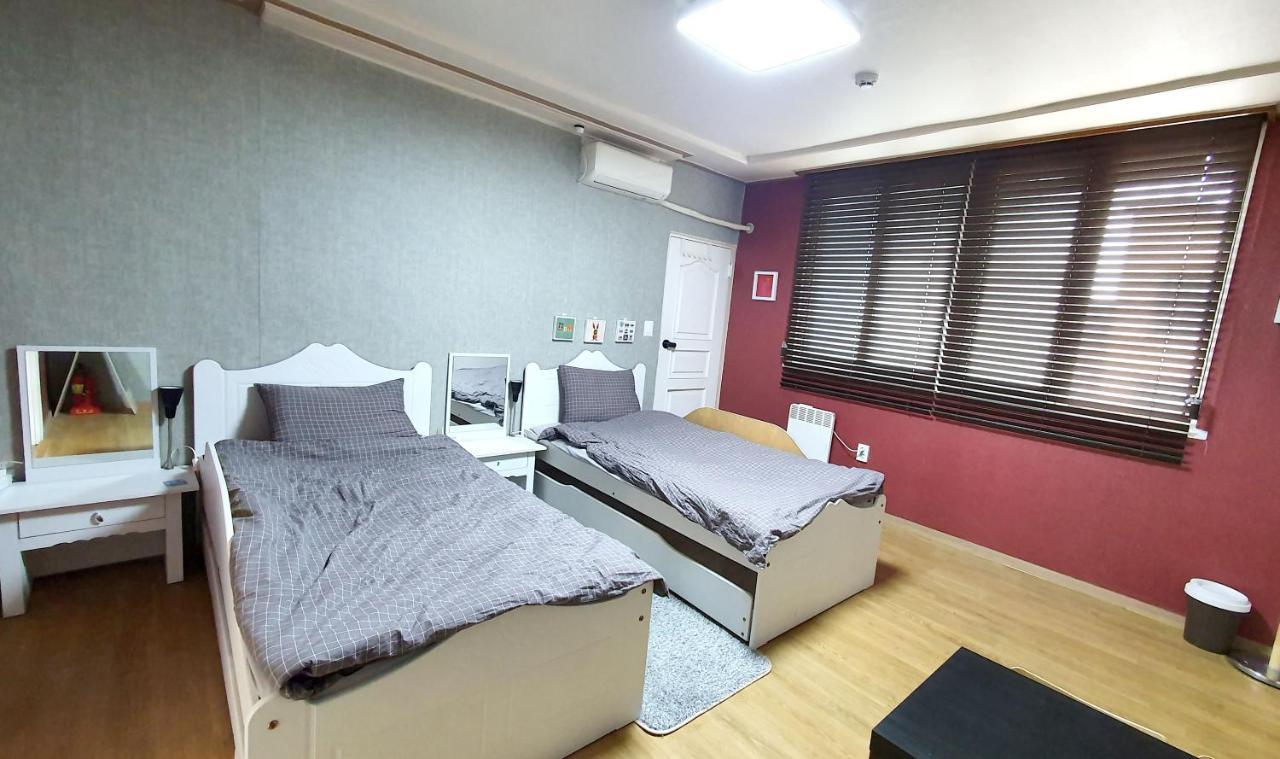 Triangel Guesthouse Сеул Экстерьер фото